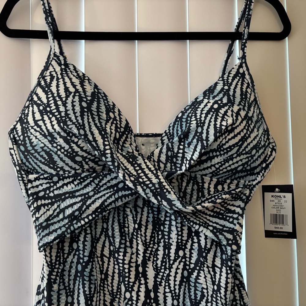 Nine West Bathing Suit Tankini Top Navy, White, & Light Blue Size XLG - Picture 3 of 13